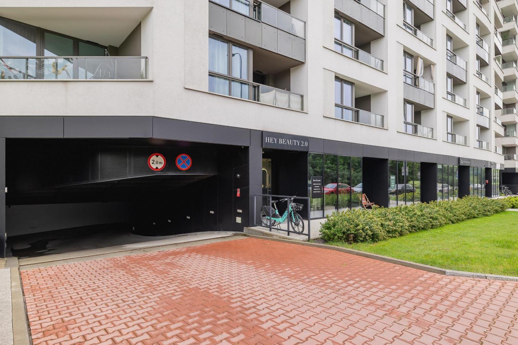 Przestronny Apartament Z Balkonem By Noclegi Renters كراكوفيا المظهر الخارجي الصورة